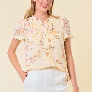 NWT Floral Ruffle Blouse - Cream ✨